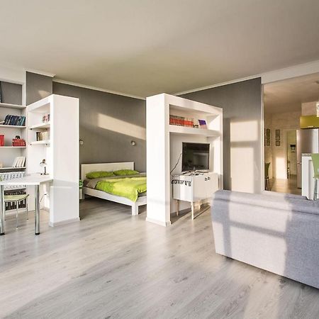 Gagarin Plaza Apartment 70 Square Metres On 12Th Floor Odessa Buitenkant foto
