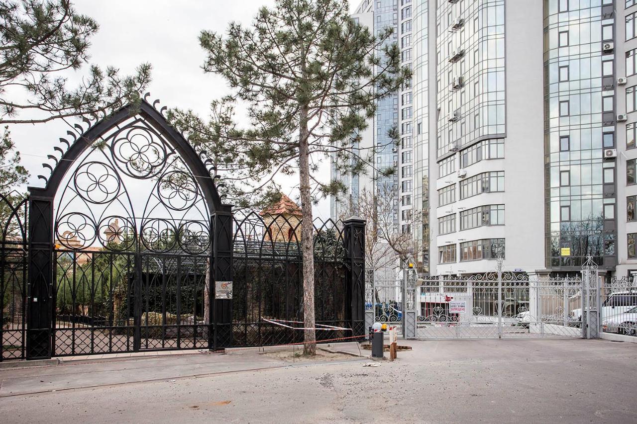 Gagarin Plaza Apartment 70 Square Metres On 12Th Floor Odessa Buitenkant foto