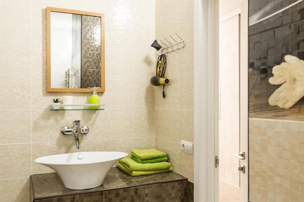 Gagarin Plaza Apartment 70 Square Metres On 12Th Floor Odessa Buitenkant foto