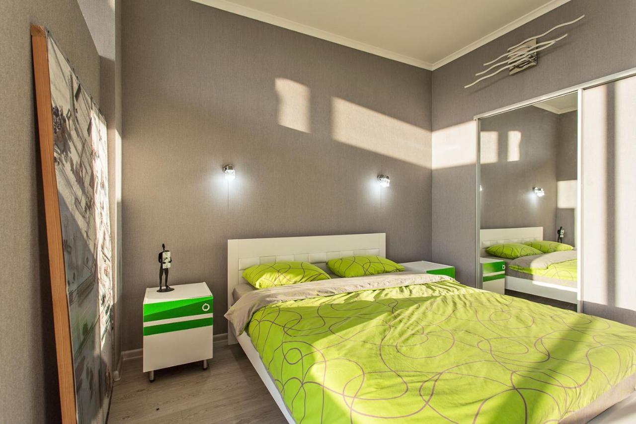 Gagarin Plaza Apartment 70 Square Metres On 12Th Floor Odessa Buitenkant foto